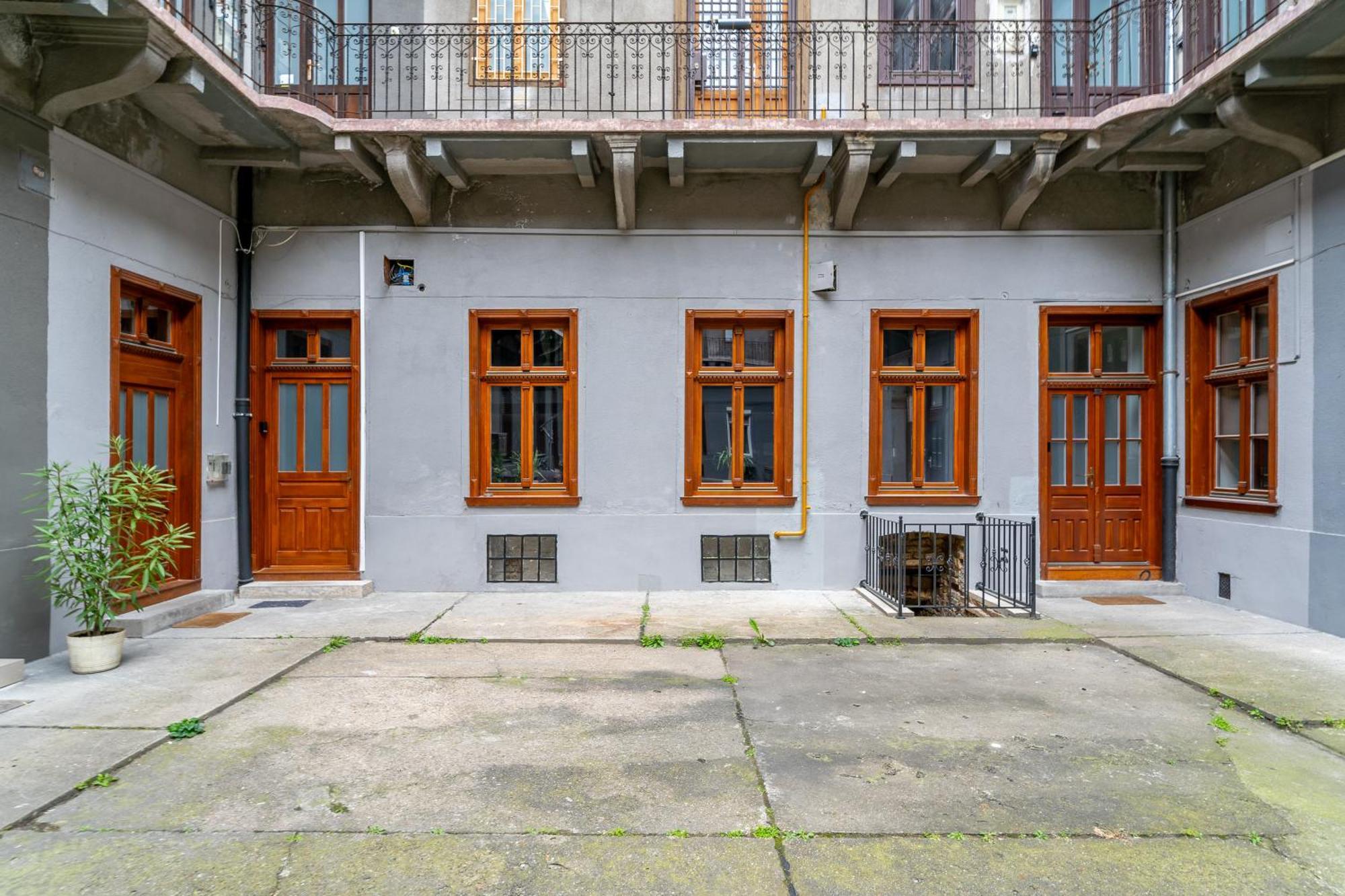 City Center Loft Haven: Modern Elegance Budapeste Exterior foto